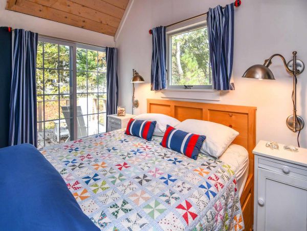 Cape Cod Home 994643