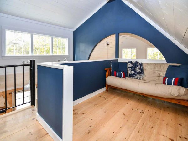 Cape Cod Home 994643