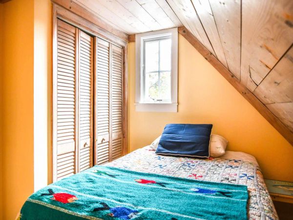 Cape Cod Home 994643
