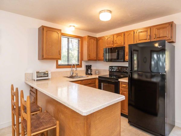 Cape Cod Home 994647