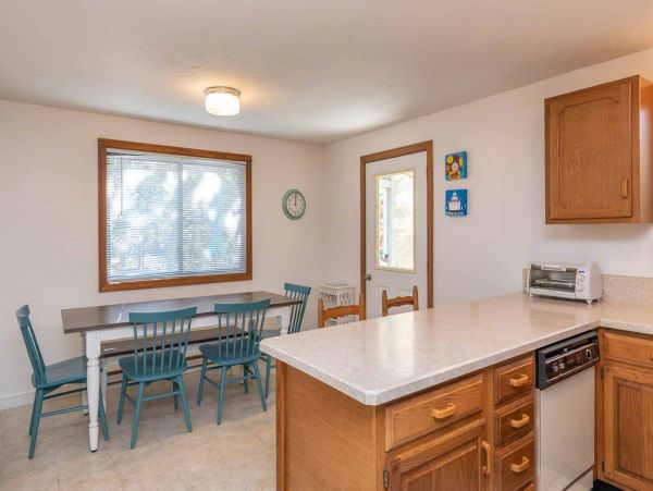 Cape Cod Home 994647