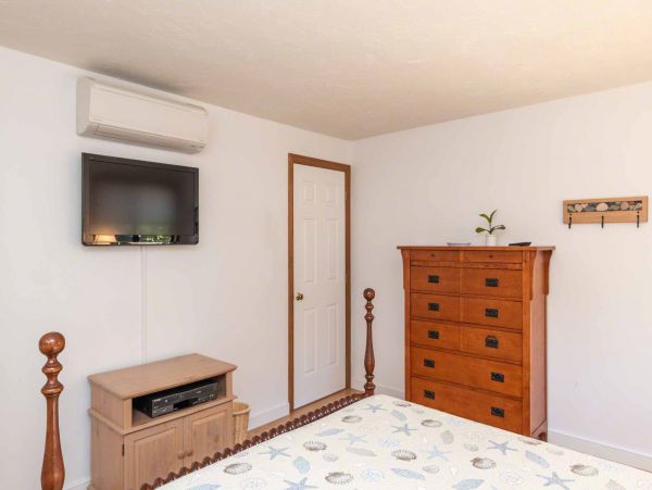 Cape Cod Home 994647