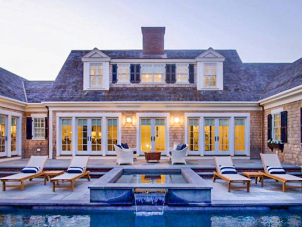 Cape Cod Home 994648