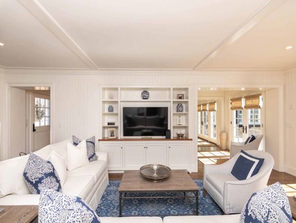 Cape Cod Home 994648