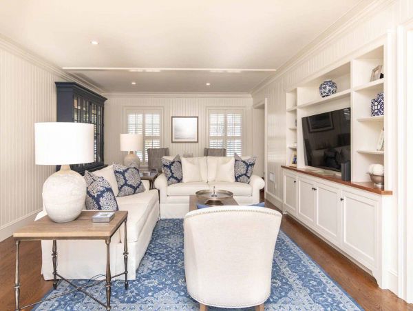 Cape Cod Home 994648