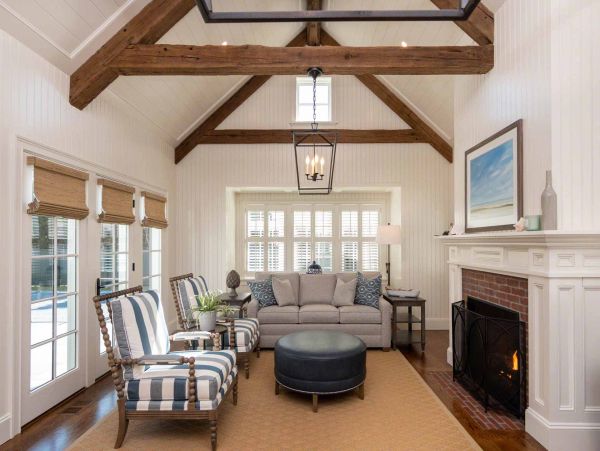 Cape Cod Home 994648