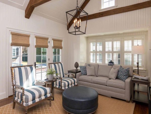 Cape Cod Home 994648