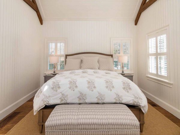 Cape Cod Home 994648