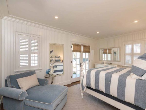 Cape Cod Home 994648