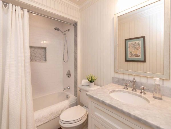 Cape Cod Home 994648