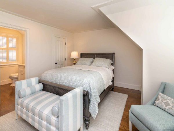Cape Cod Home 994648
