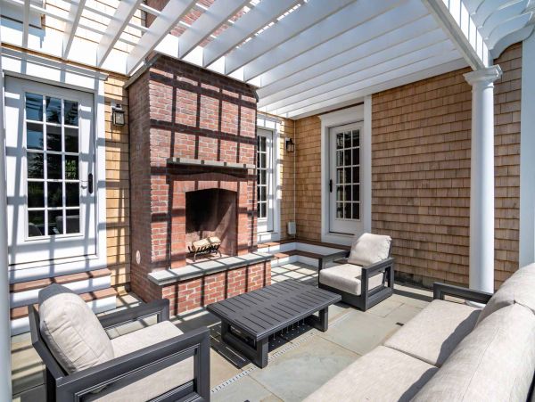Cape Cod Home 994650