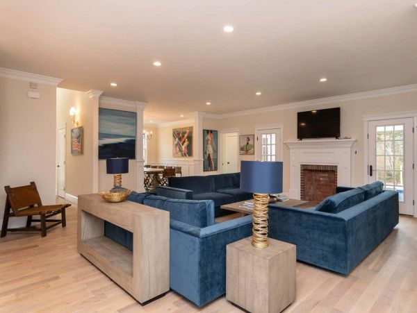 Cape Cod Home 994650
