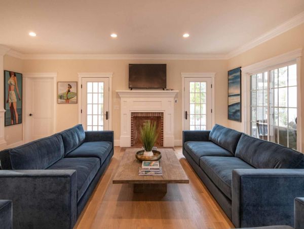 Cape Cod Home 994650