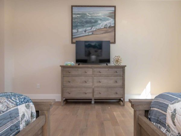 Cape Cod Home 994650