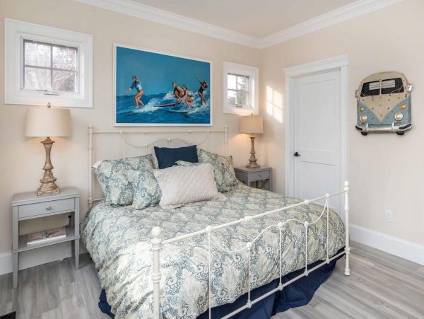 Cape Cod Home 994650