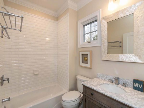 Cape Cod Home 994650