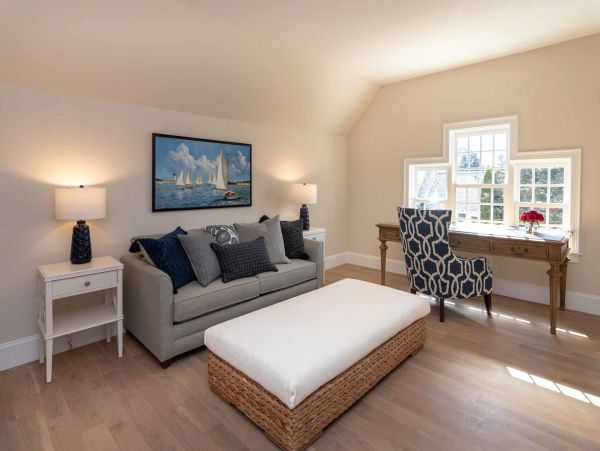 Cape Cod Home 994650