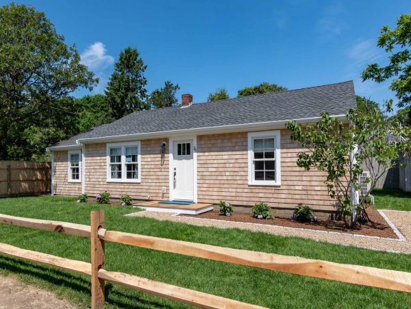Cape Cod Home 994651
