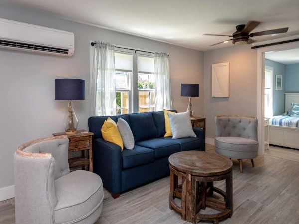 Cape Cod Home 994651