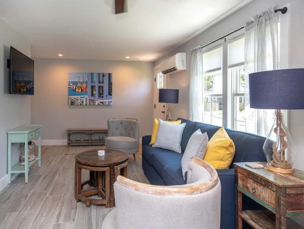 Cape Cod Home 994651