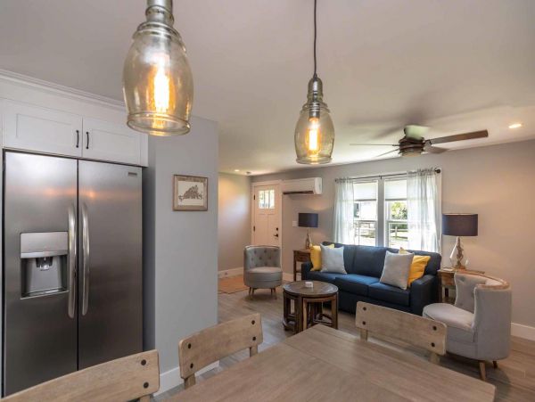 Cape Cod Home 994651
