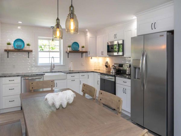 Cape Cod Home 994651