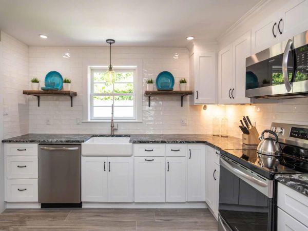 Cape Cod Home 994651