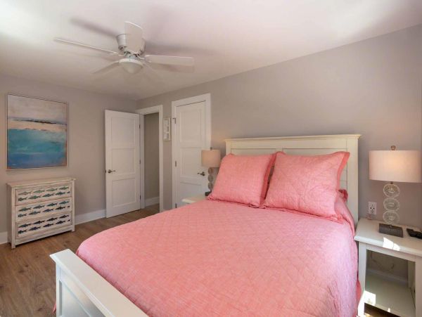 Cape Cod Home 994651