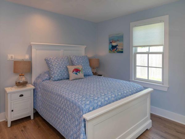 Cape Cod Home 994651