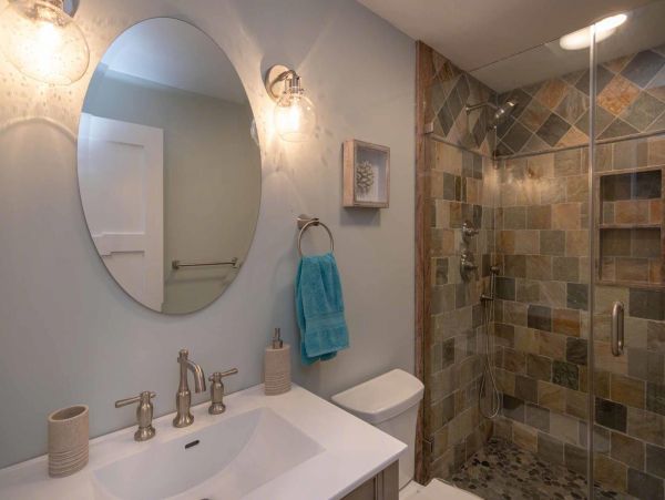 Cape Cod Home 994651