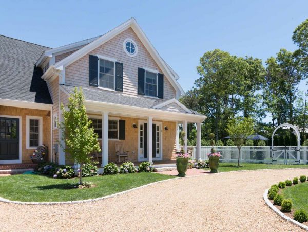Cape Cod Home 994652