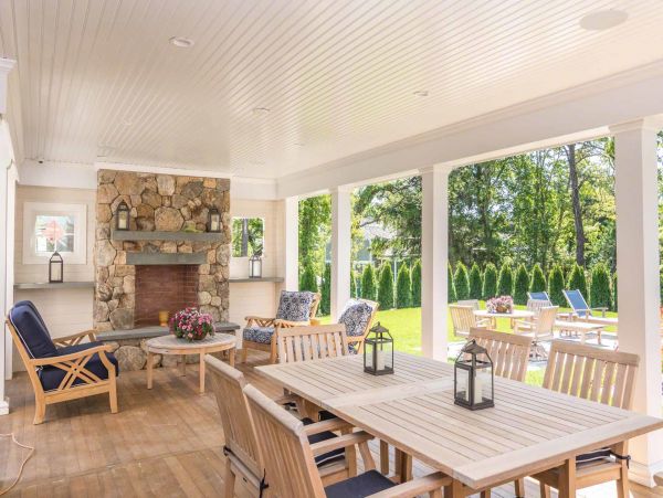Cape Cod Home 994652