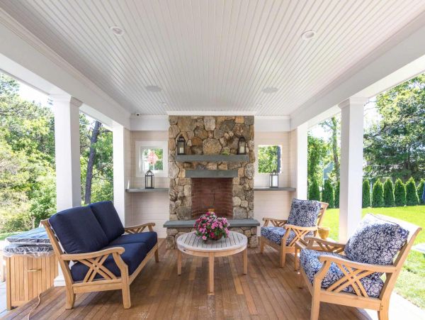 Cape Cod Home 994652