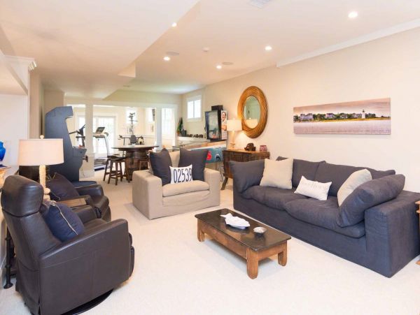Cape Cod Home 994652