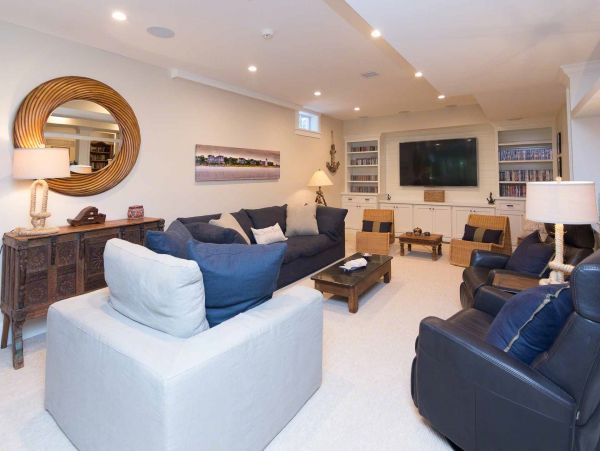 Cape Cod Home 994652