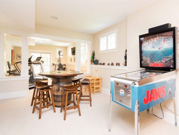 Cape Cod Home 994652