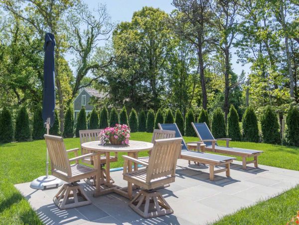 Cape Cod Home 994652