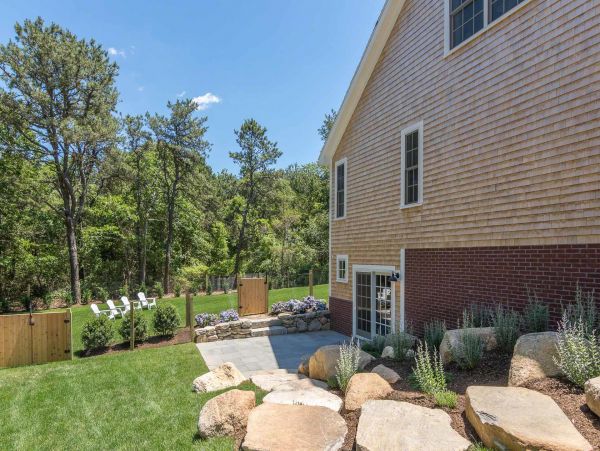 Cape Cod Home 994652