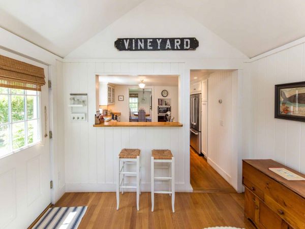 Cape Cod Home 994653