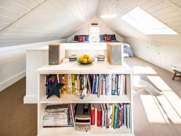 Cape Cod Home 994653
