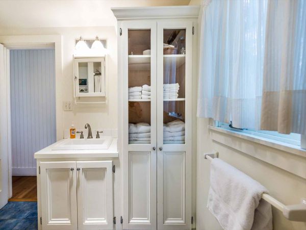 Cape Cod Home 994653