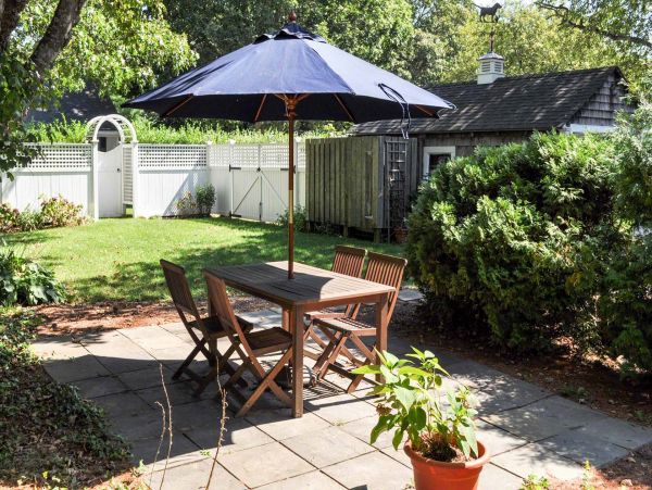 Cape Cod Home 994653