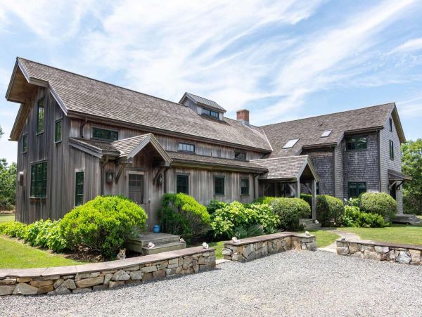 Cape Cod Home 994654