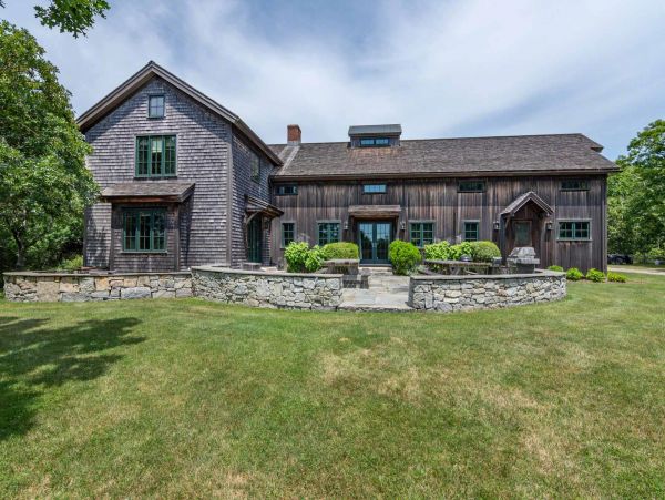 Cape Cod Home 994654