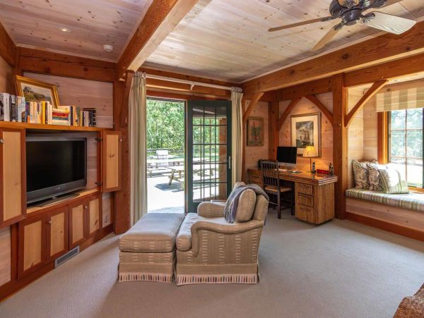 Cape Cod Home 994654