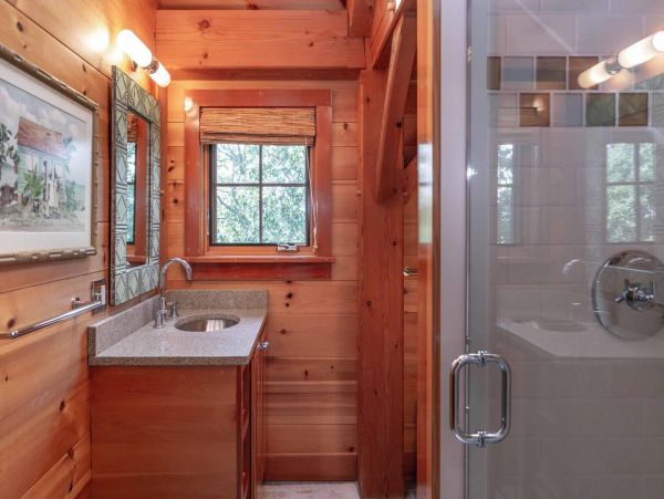 Cape Cod Home 994654