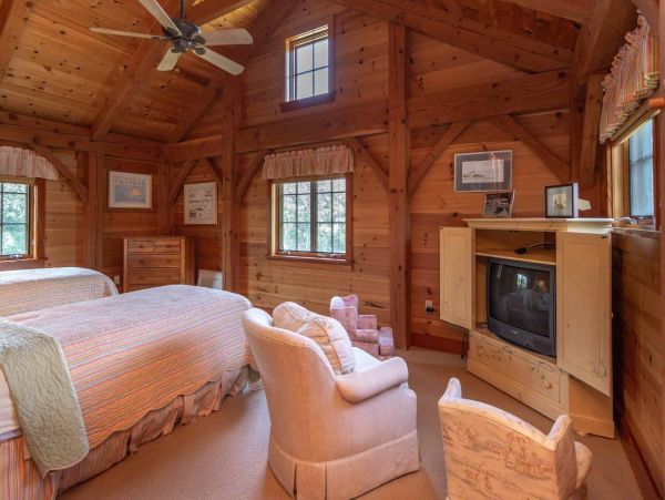 Cape Cod Home 994654