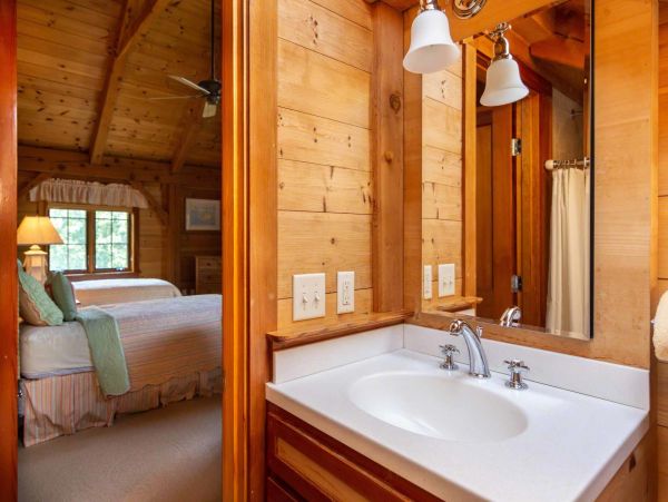 Cape Cod Home 994654