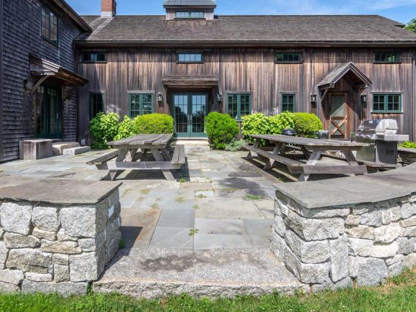 Cape Cod Home 994654